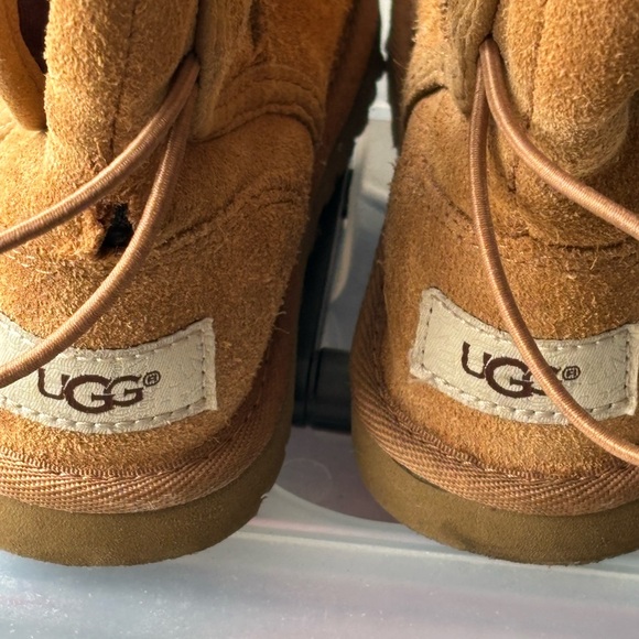 Ugg toddler size 8 - Picture 6 of 10